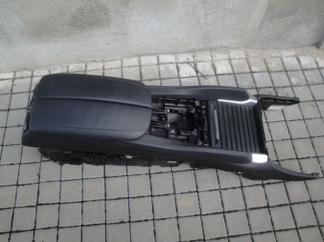 BMW X5 F15 / X6 F16 loketní opěrka