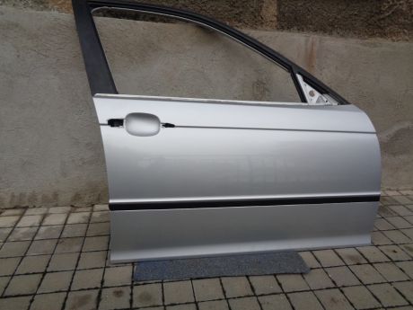 BMW 3 E46  pravé přední dveře
