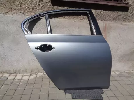 BMW 5 E60 dveře pravé zadní