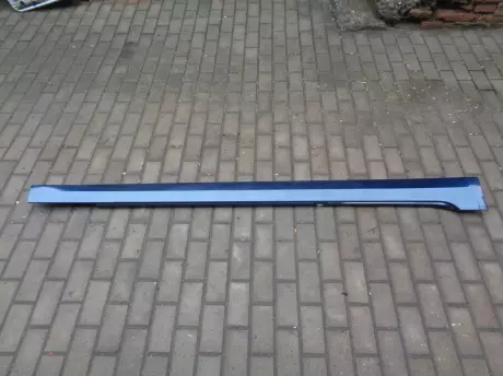 BMW 5 G30 pravý plastový práh