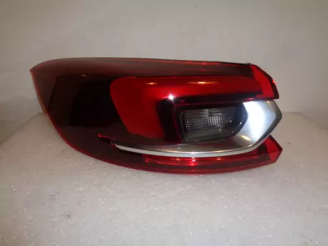 Opel insignia B combi levá vnější lampa LED