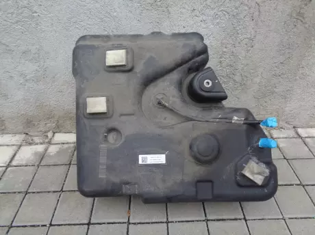 BMW 5 F10/11 nádrž Adblue s čerpadlem