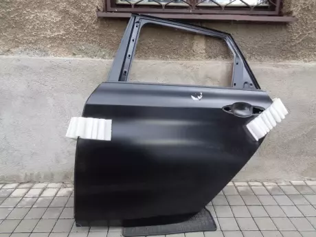 BMW 2 F45 dveře levé zadní