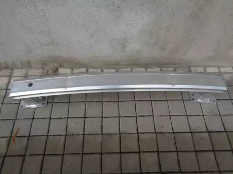 Opel Grandland zadní výztuha