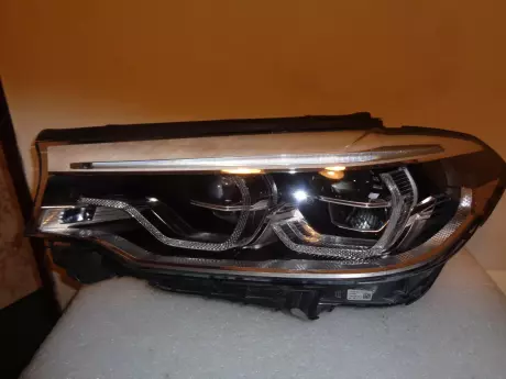 BMW 5 G30 LED adaptivní světlo levý