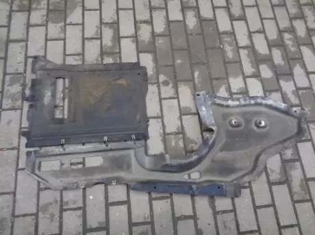 BMW X5 F15 výplň podlahy střední BMW X5 F15 výplň podlahy střední