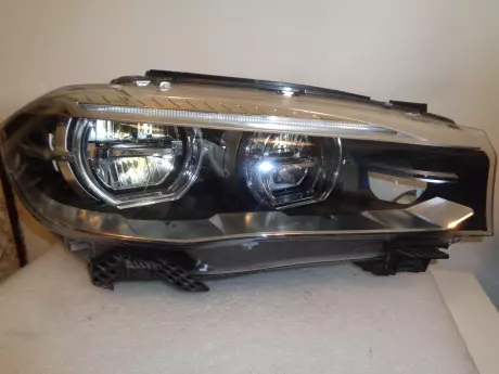 BMW X5 F15 / X6 F16 pravé světlo LED adaptivní