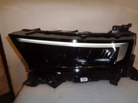 Opel Mokka levé LED světlo