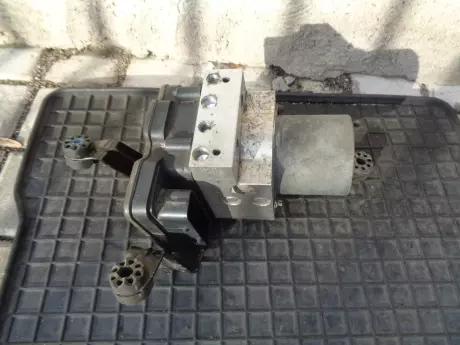 BMW X5 F15 hydraulická jednotka DSC