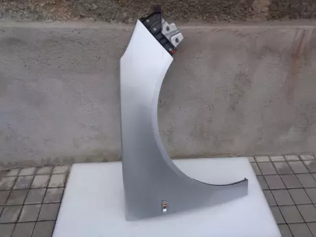 Opel insignia A pravý blatník