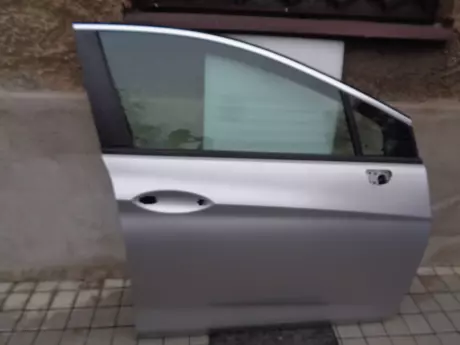 Opel astra K  pravý přední dveře
