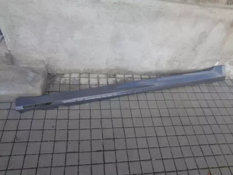 BMW 7 G11 plastový práh levý