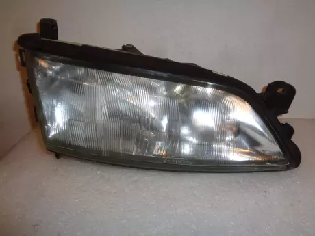 Opel vectra B pravý světlo Valeo