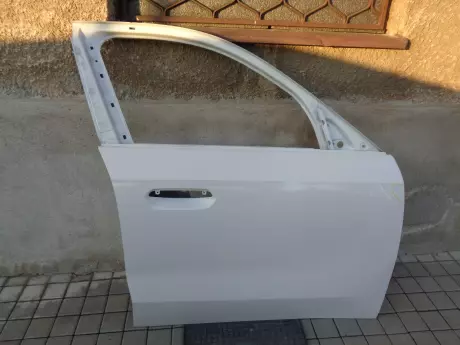 BMW X1 U11 dveře pravé přední
