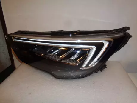 Opel Crossland levý světlo LED