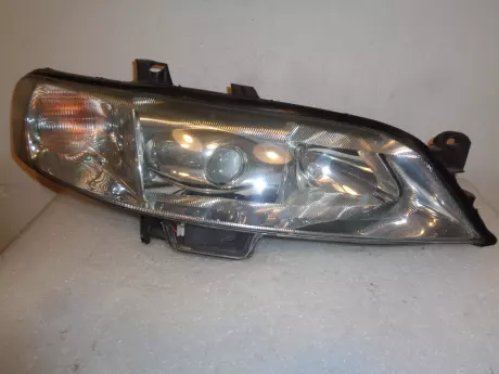 Opel vectra B pravý xenon