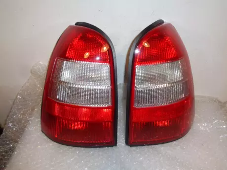 Opel vectra B combi zadní lampy