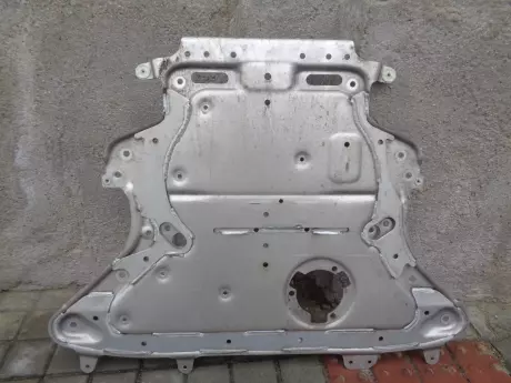 BMW G30, G11 plech pod nápravnici