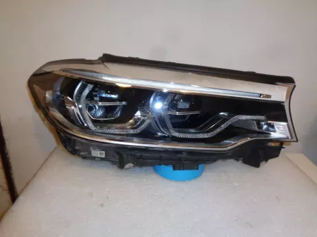 BMW 5 G30 LED adaptivní světlo pravý
