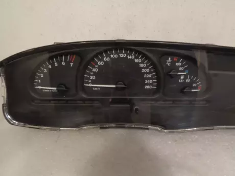 Opel vectra B budíky benzín