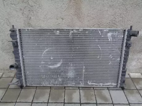 Opel vectra B chladič vody