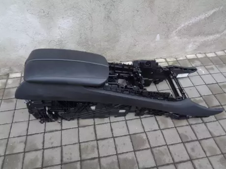 BMW X5 F15 / X6 F16 loketní opěrka