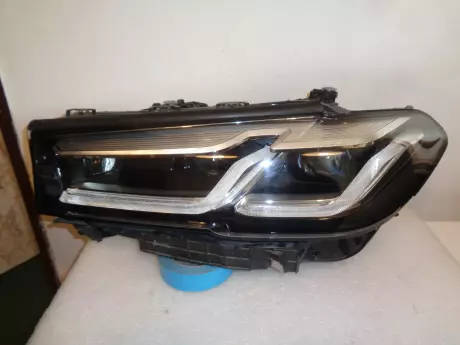 BMW 5 G30LCI levý světlo LED AHL