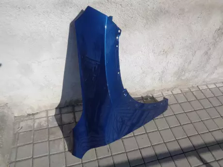 BMW X1 U11 pravý blatník