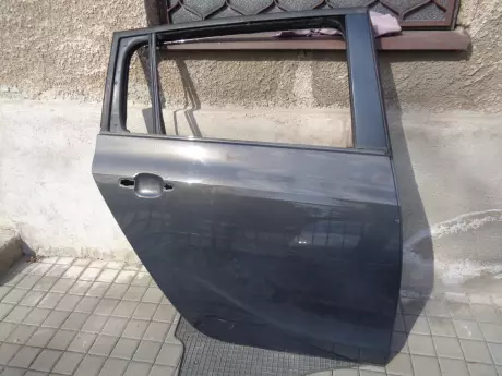Opel zafira C dveře pravé zadní