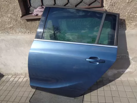 Opel zafira C dveře levé zadní