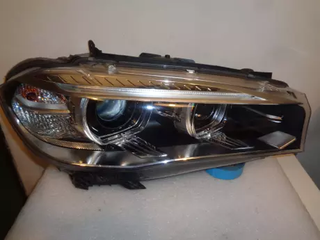 BMW X5 F15 bixenon pravý