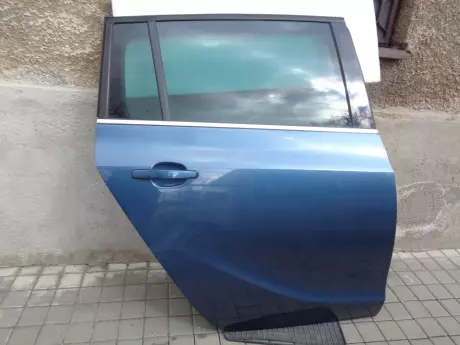 Opel zafira C dveře pravé zadní
