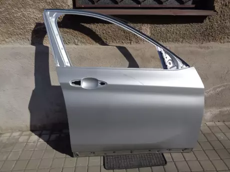 BMW X1 F48 dveře pravé přední