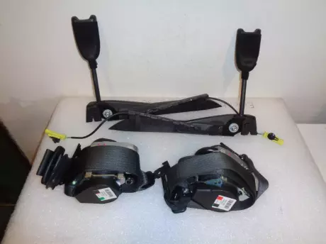 Opel zafira C pásy a předpínače