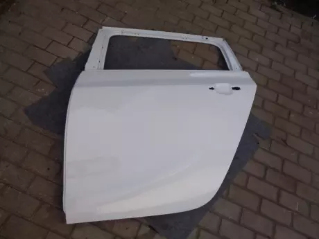 Opel zafira C dveře levé zadní