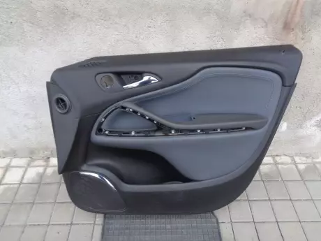 Opel zafira C pravý přední tapecírunk