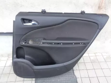 Opel zafira C pravý zadní tapecírunk se záclonkou