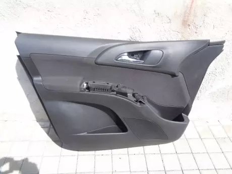 Opel meriva B levý přední tapecírunk