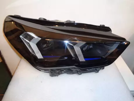 BMW X2 U10 pravý světlo LED adaptivní Shadow line