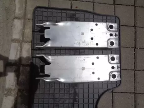 BMW F45/46/48 deformační prvky horní