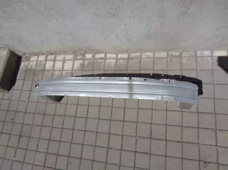 Opel astra K výztuha předního nárazníku