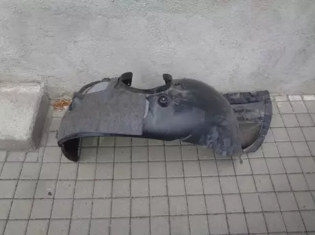 BMW 2 F45/46 LCI přední pravý plastový podběh