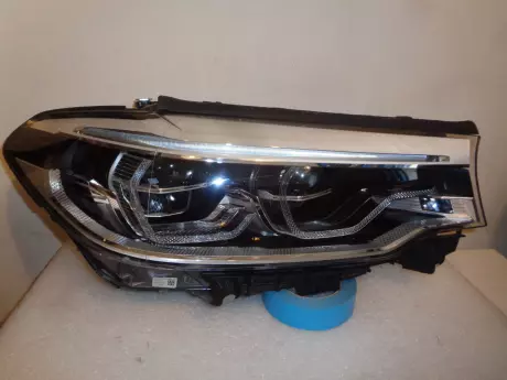 BMW 5 G30 LED adaptivní světlo pravý