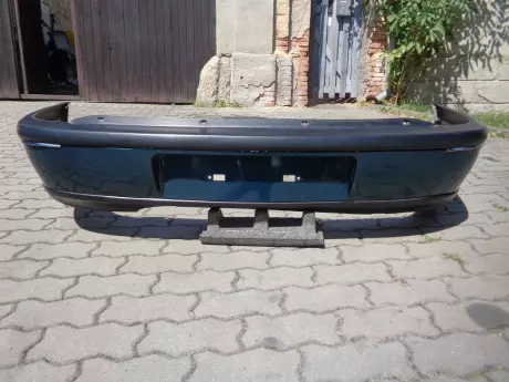 Opel omega B sedan zadní nárazník