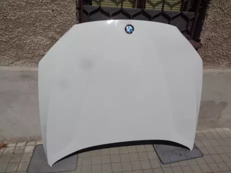BMW X1 E84 kapota