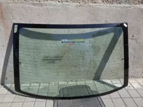 Opel vectra B zadní sklo 99-
