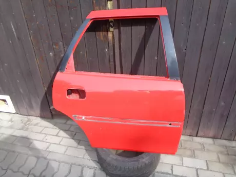 Opel vectra B caravan dveře pravý zadní