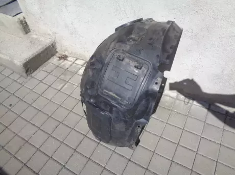 BMW 3 F30 levý přední plastový podběh