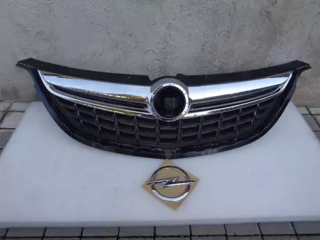 Opel zafira C maska