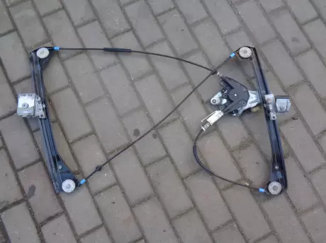 BMW 3 coupé E46 pravá stahovačka